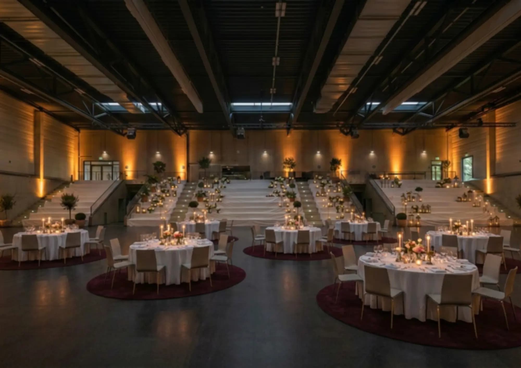 PUNCTUM Troisdorf, festlich eingedeckte Halle